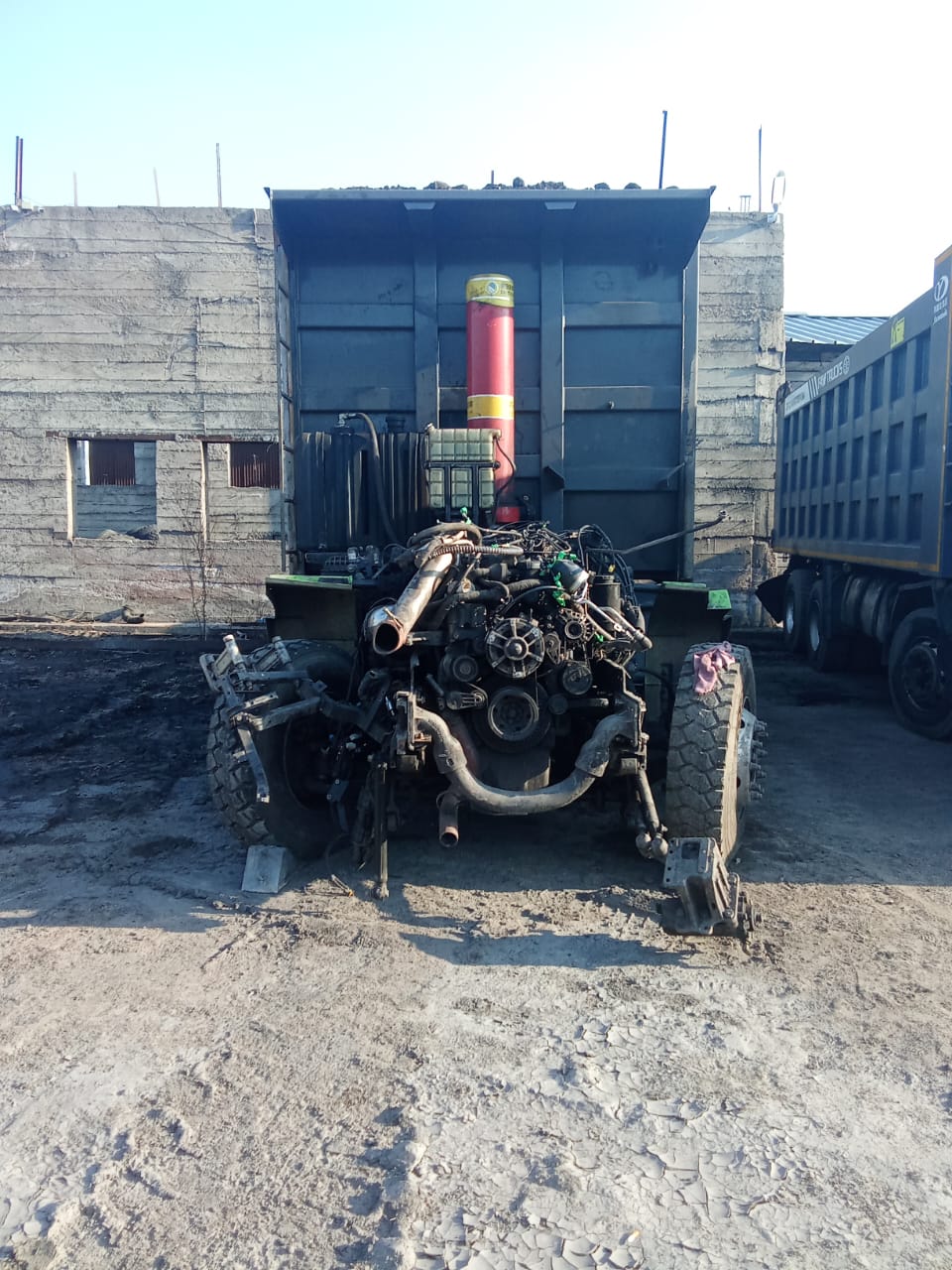 Shacman (Shaanxi) SX* 8x4 Самосвал